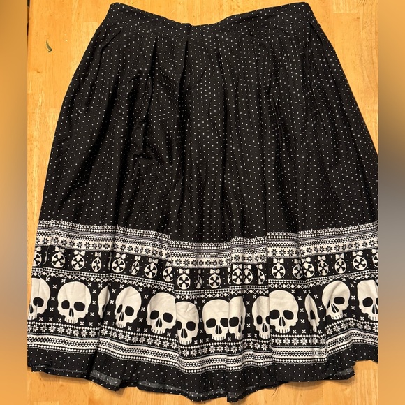 HELL BUNNY Clara Skull Christmas Holiday Skirt - Picture 3 of 7